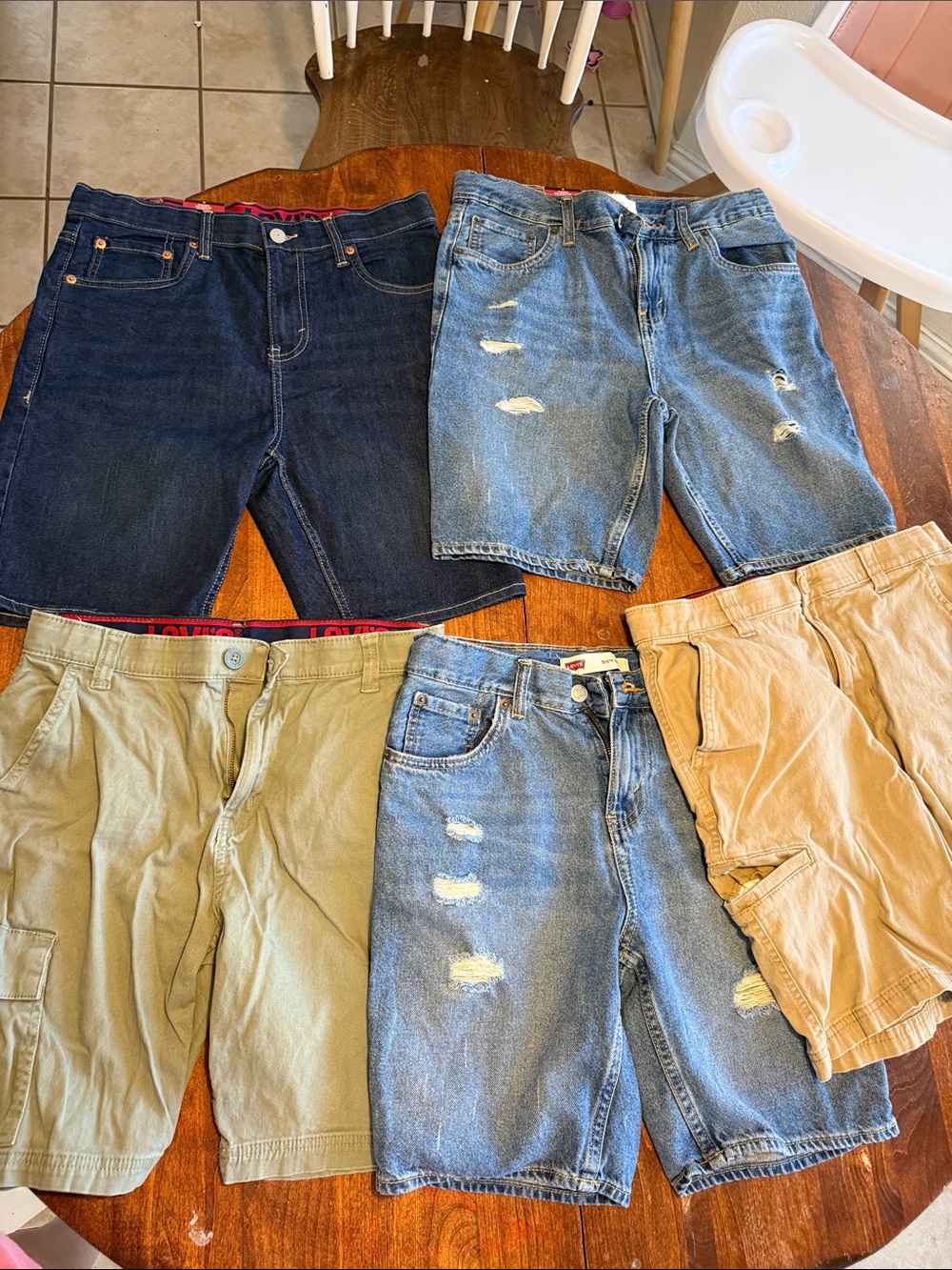 Levi's Mixed Shorts Lot in Dark Blue, Light Blue, Olive, Khaki